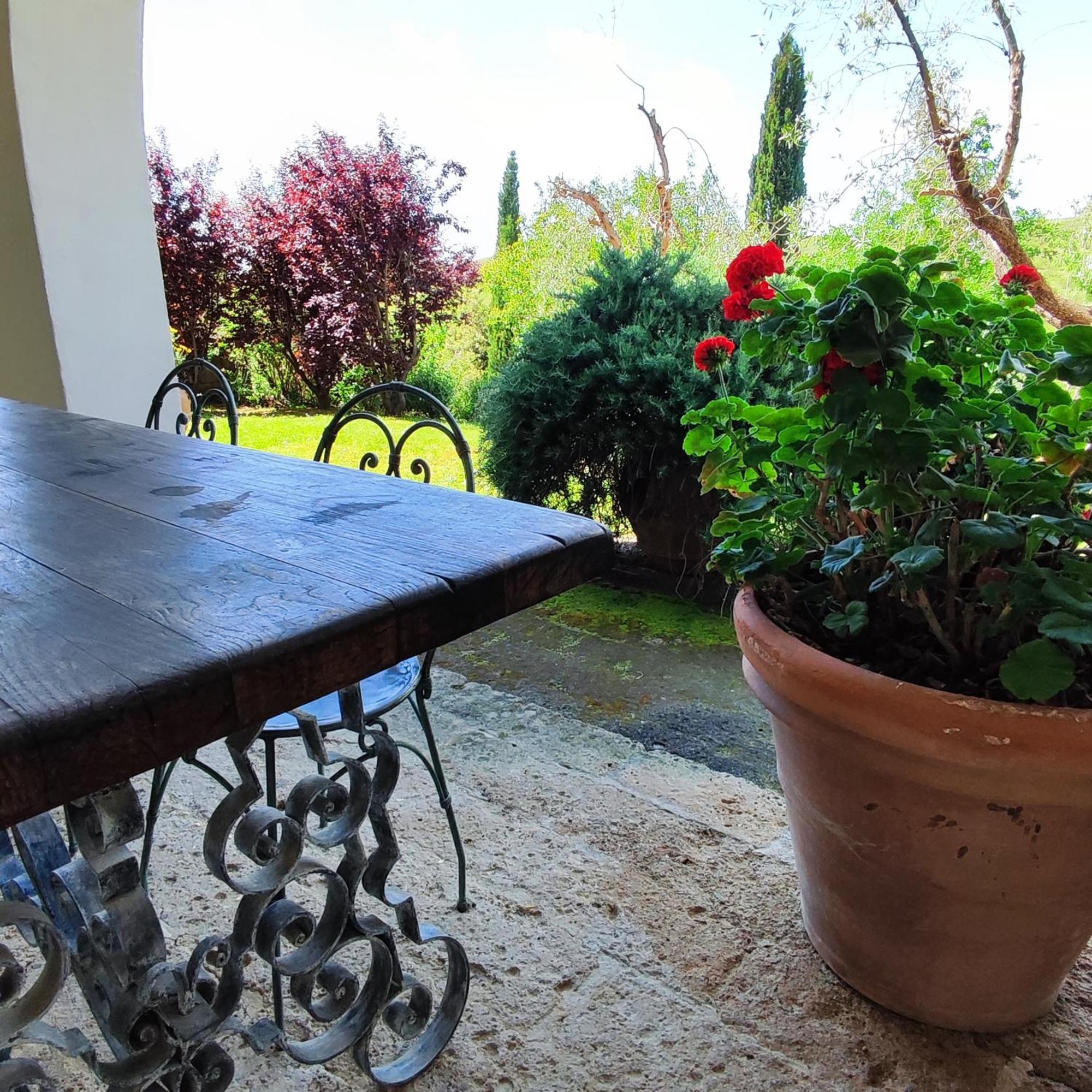 Agriturismo Podere Il Fornacino Santa Luce Eksteriør billede